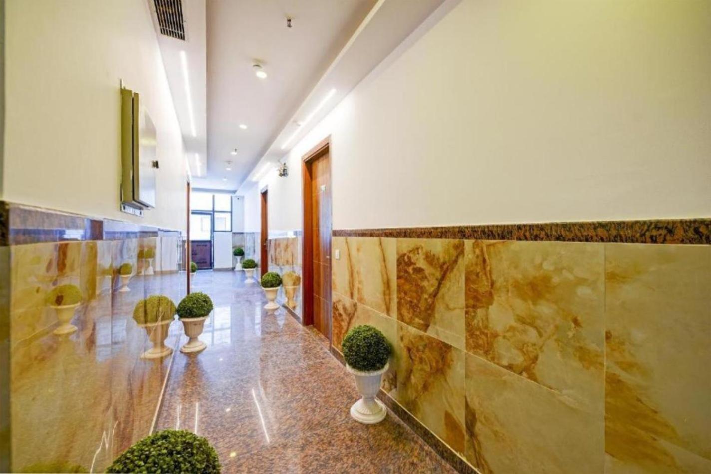 Rosewood Suites A Family Hotel Near Delhi Airport Nuova Delhi Esterno foto
