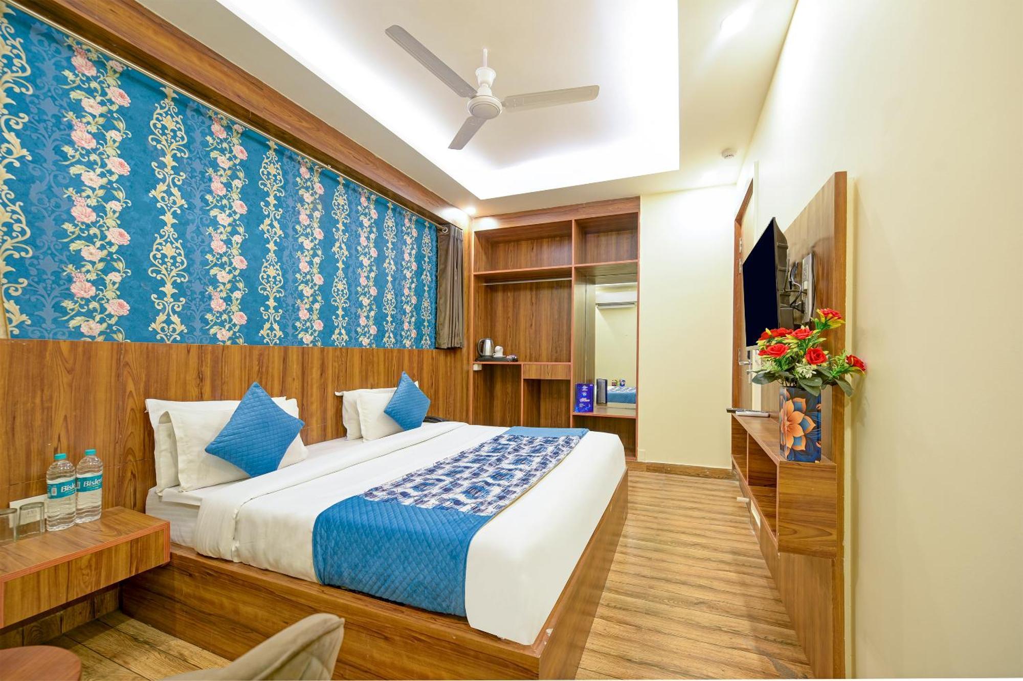 Rosewood Suites A Family Hotel Near Delhi Airport Nuova Delhi Esterno foto